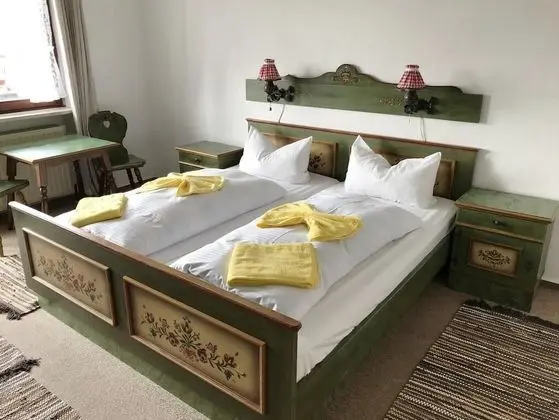 Basic Tek Büyük Yataklı Oda