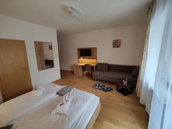 Basic Tek Büyük Yataklı Oda