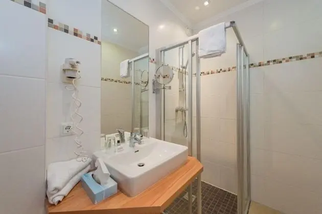 Tek Büyük Yataklı Oda, Balkon