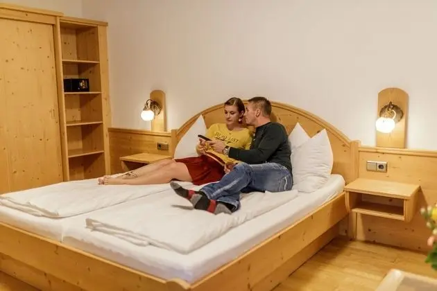 Tek Büyük Yataklı Oda, Balkon, Dağ Manzaralı