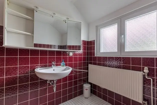 Tek Büyük veya İki Ayrı Yataklı Oda, Ortak Banyo (76.)
