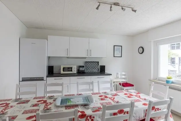 Tek Büyük veya İki Ayrı Yataklı Oda, Ortak Banyo (76.)