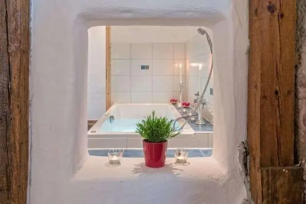 Ev (incl. cleaning fee & laundry package)