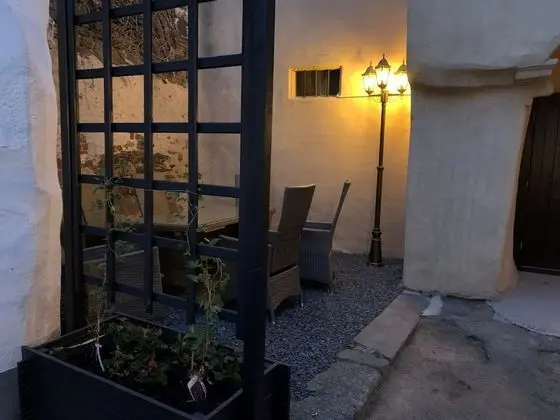 Ev