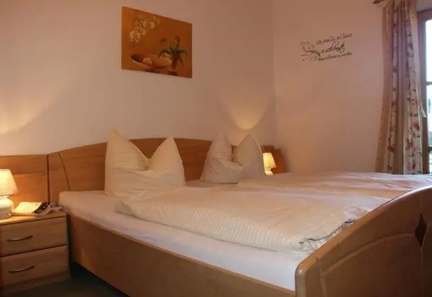 Apart Daire, Balkon (Mohnblume)