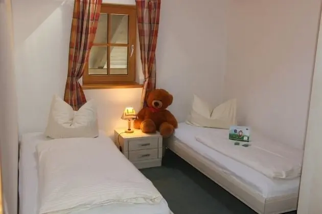 Apart Daire, Balkon (Mohnblume)