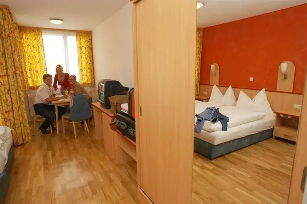 Tek Büyük Yataklı Oda (cleaning fee 50 EUR not included)