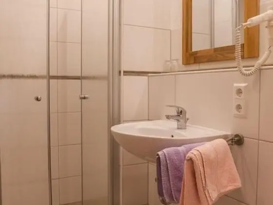 Classic Tek Büyük Yataklı Oda, Özel Banyo (Doppelzimmer)