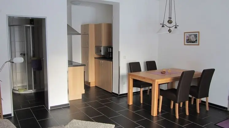 Apart Daire, Bahçe Manzaralı (1)