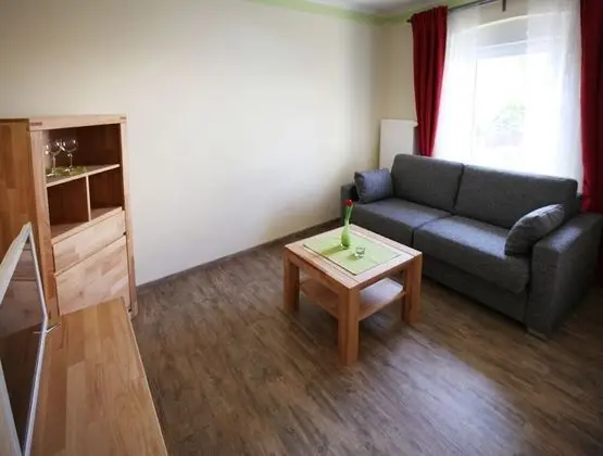 Apart Daire, Zemin Kat