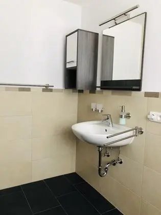 Apart Daire, Bahçe Manzaralı (Emilia)