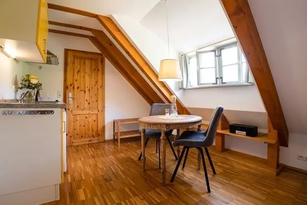 Stüdyo, Özel Banyo, Üzüm Asması Manzaralı (Nr. 2)