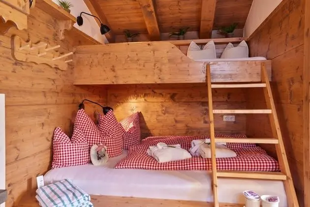 Traditional Kulübe, Dağ Manzaralı, Bahçeli