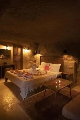 Premium Cave Suit, Manzarasız, Jakuzili
