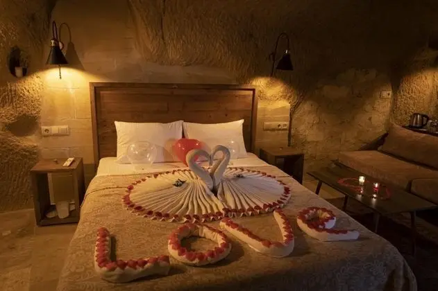 Premium Cave Suit, Manzarasız, Jakuzili