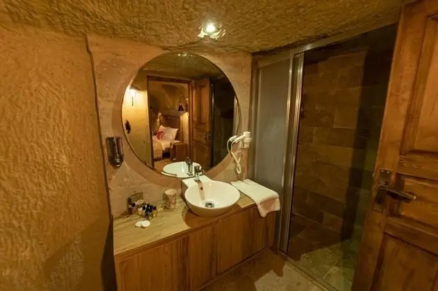 Premium Cave Suit, Manzarasız, Jakuzili