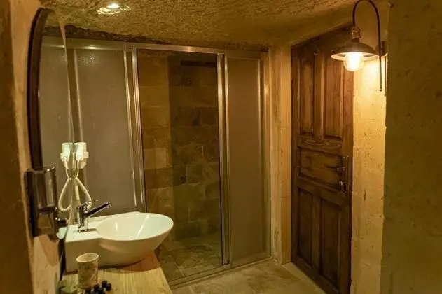 Premium Cave Suit, Manzarasız, Jakuzili