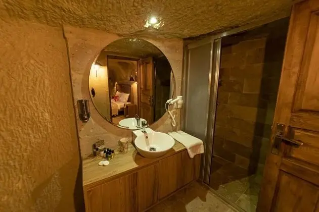 Premium Cave Suit, Manzarasız, Jakuzili