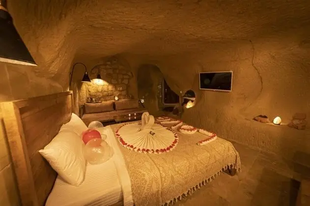 Premium Cave Suit, Manzarasız, Jakuzili