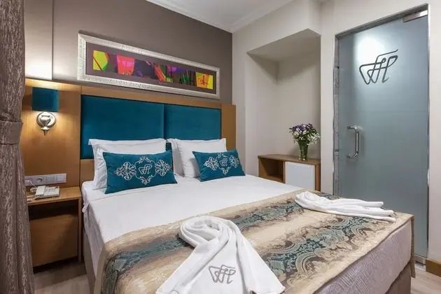 Deluxe Tek Büyük Yataklı Oda