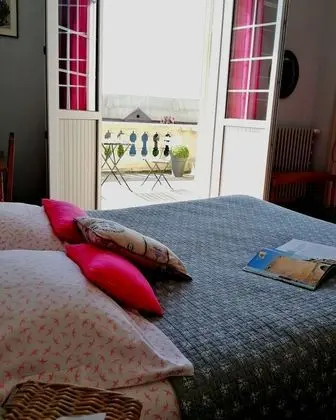 Üç Kişilik Oda (Salle de bain sur le palier)