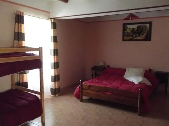 Kır Evi, Birden Çok Yatak, Sigara İçilmez