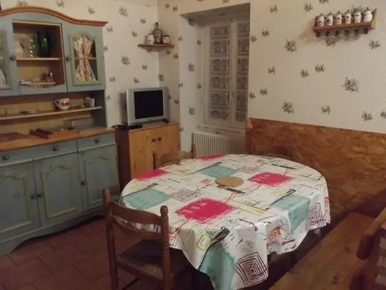 Kır Evi, Birden Çok Yatak, Sigara İçilmez