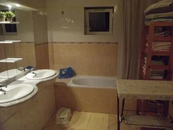 Kır Evi, Birden Çok Yatak, Sigara İçilmez