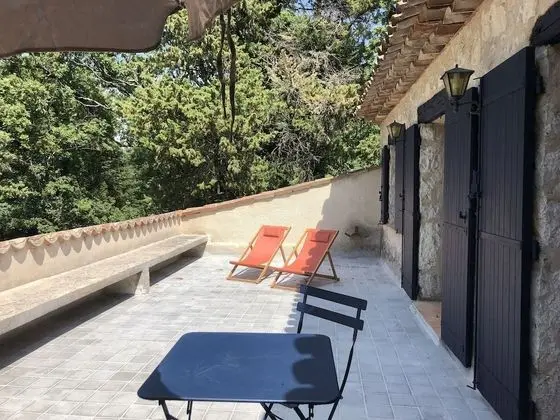 Deluxe Tek Büyük Yataklı Oda (2)