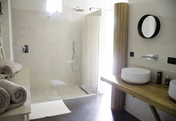 Tek Büyük Yataklı Oda, Banyolu/Duşlu, Bahçe Manzaralı (Oliviers)