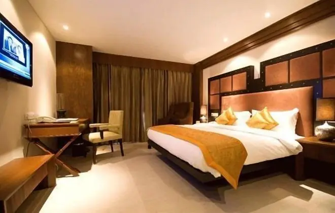 Fern Club Room