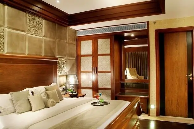 Fern Club Suite