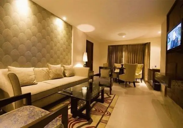 Fern Club Suite