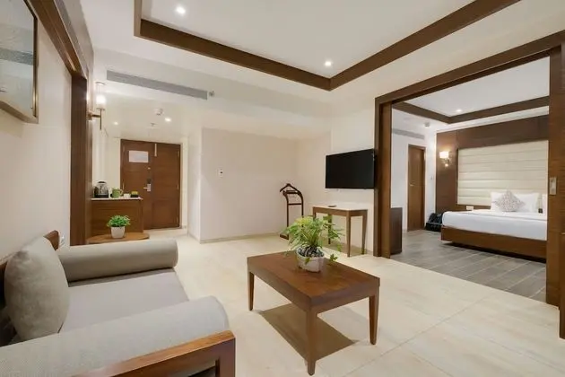 Fern Club Suite
