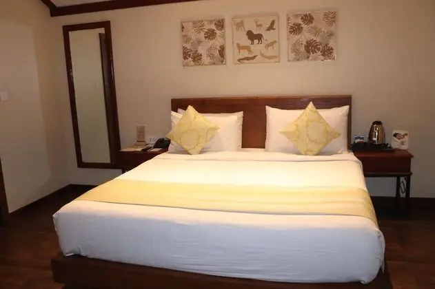 Fern Club Suite