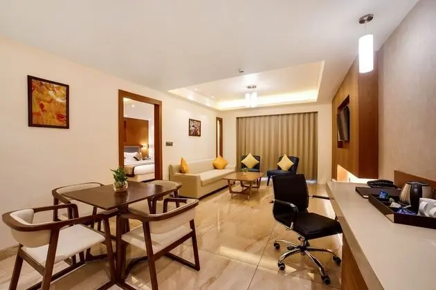 Hazel Suite