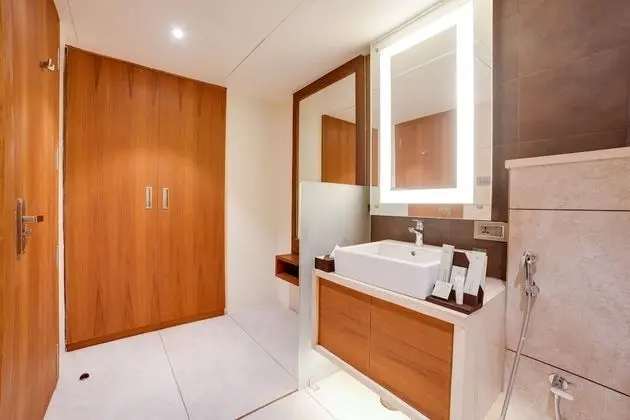 Winter Green Premium Room