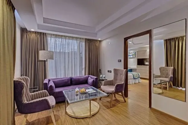 Hazel Suite