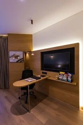 Hazel Suite