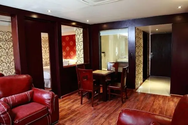 Hazel Suite Room