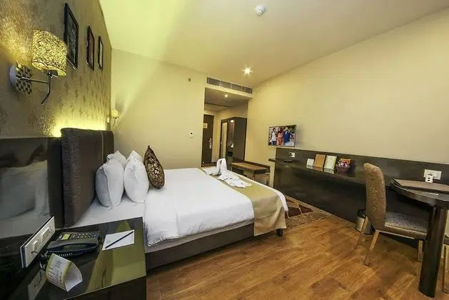 Hazel Suite