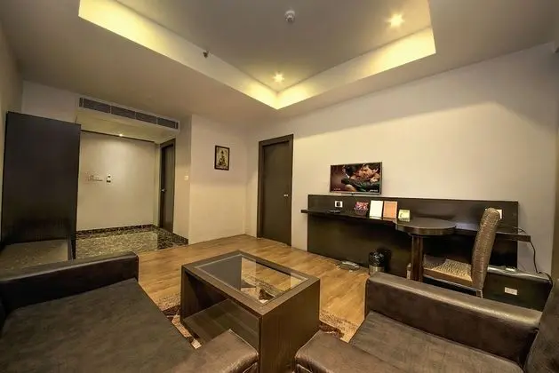 Hazel Suite