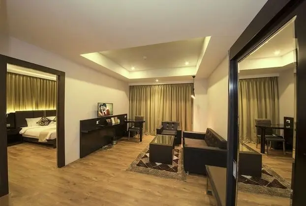 Hazel Suite