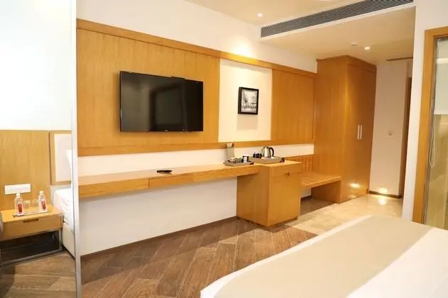 Winter Green Room