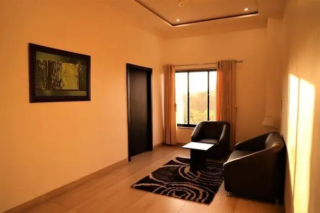 Hazel Suite