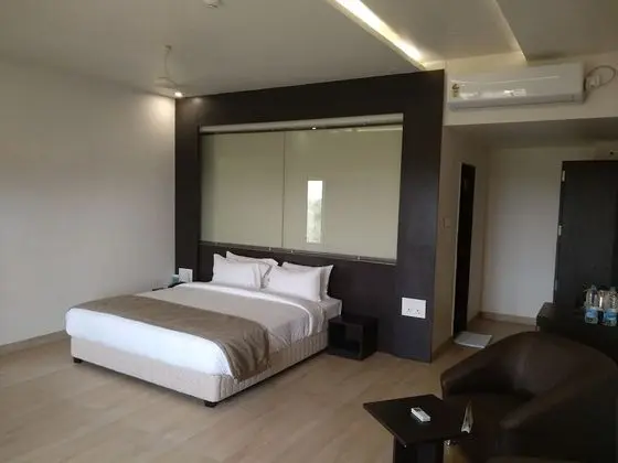 Hazel Suite