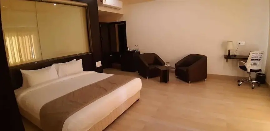 Hazel Suite