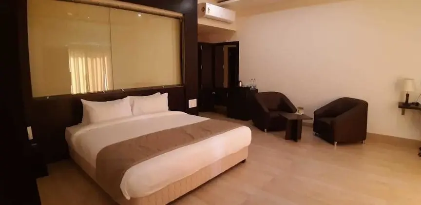 Hazel Suite