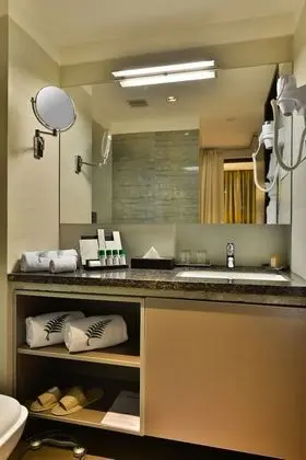 Winter Green Room