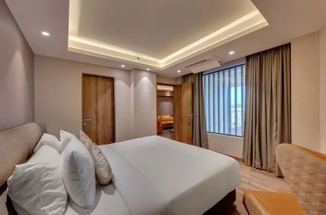 Hazel Suite